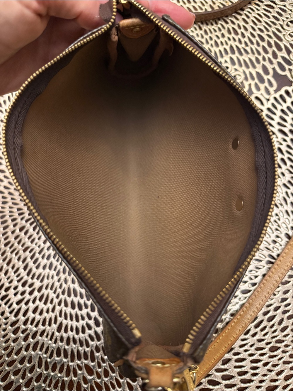 Louis Vuitton Monogram Eva Purse
Authentic Great used Condition - Picture 8 of 12